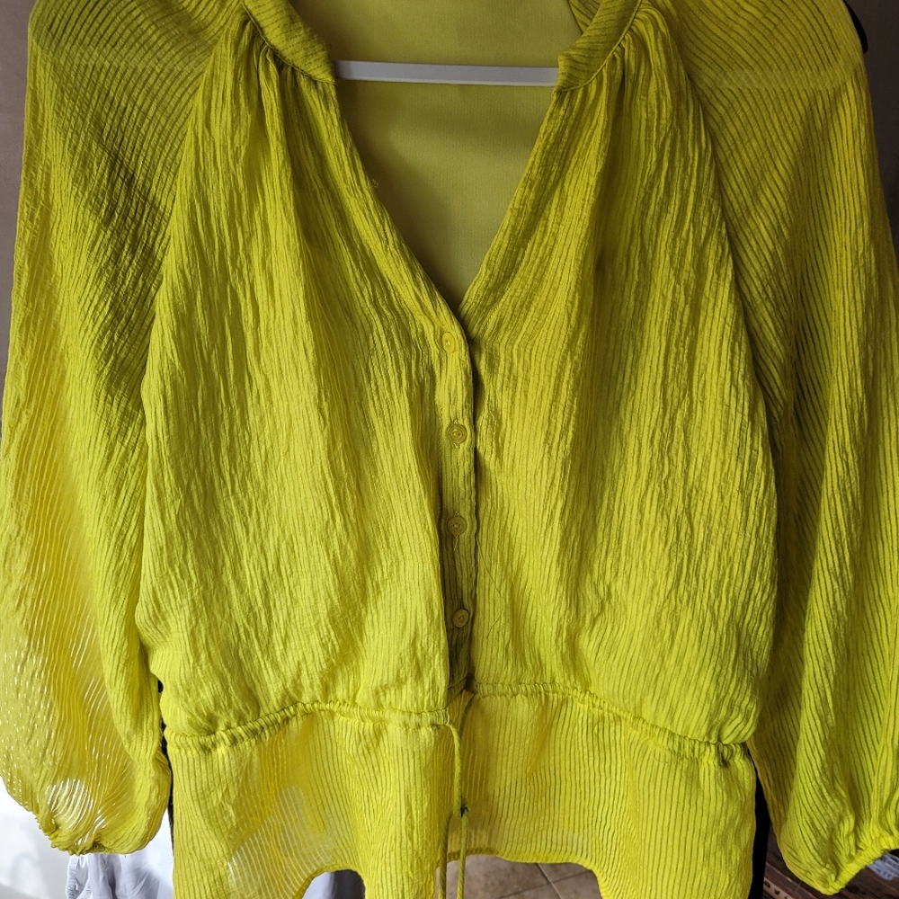 Blouse - Picture 2 of 3
